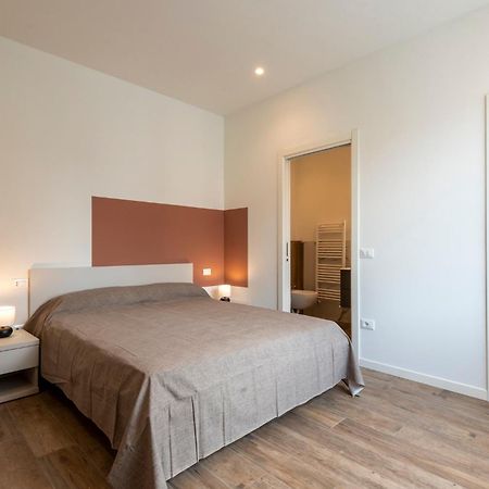 Iarsera Rooms And Apartment Lucca Bagian luar foto