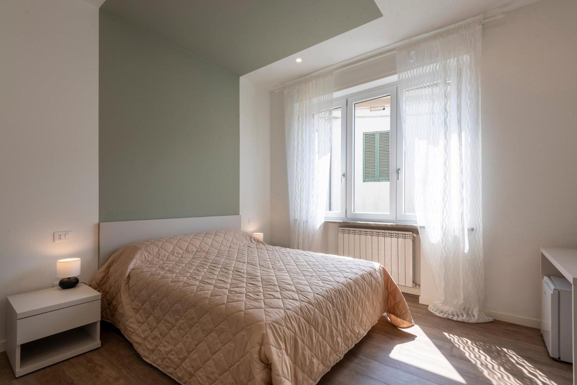 Iarsera Rooms And Apartment Lucca Bagian luar foto