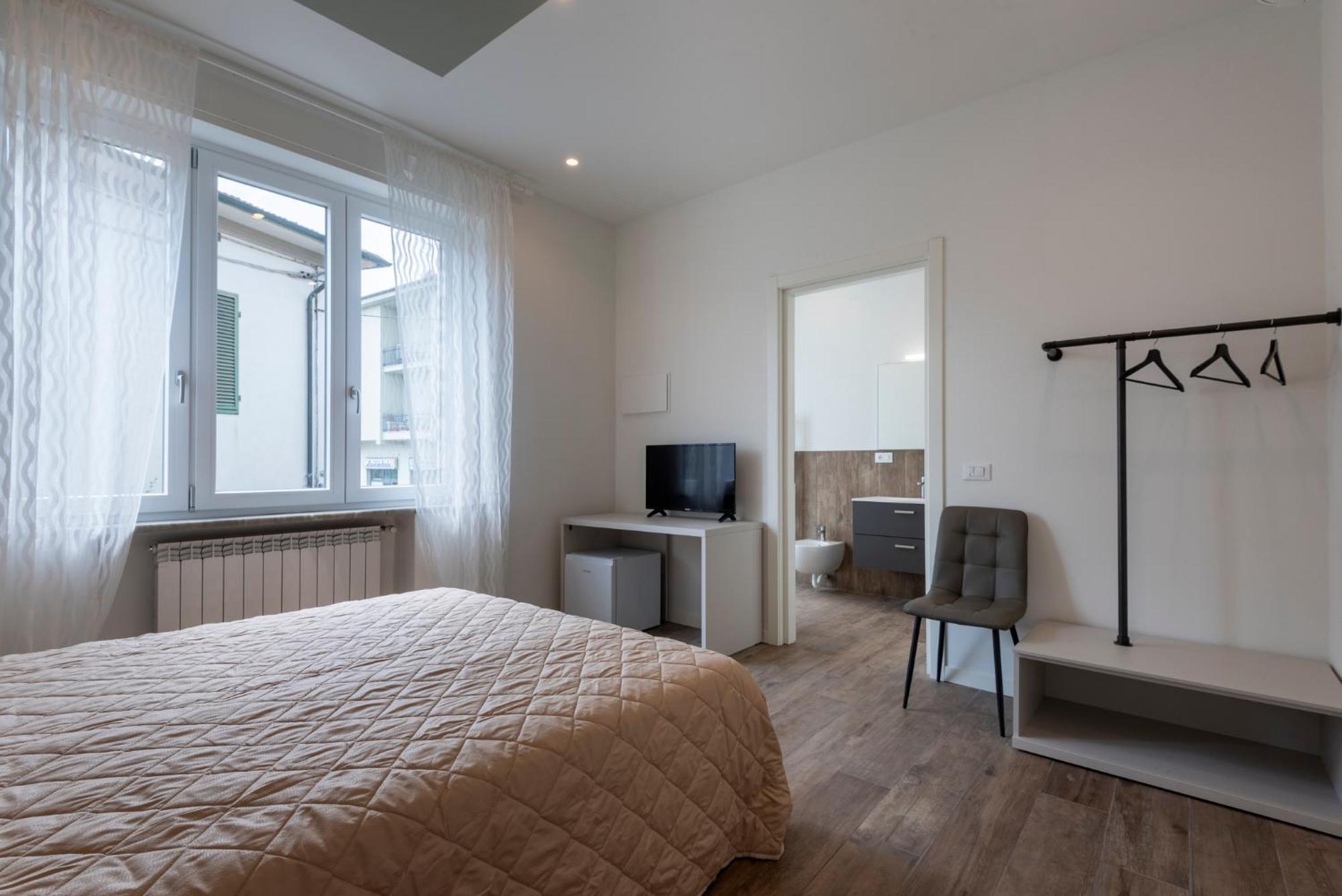 Iarsera Rooms And Apartment Lucca Bagian luar foto