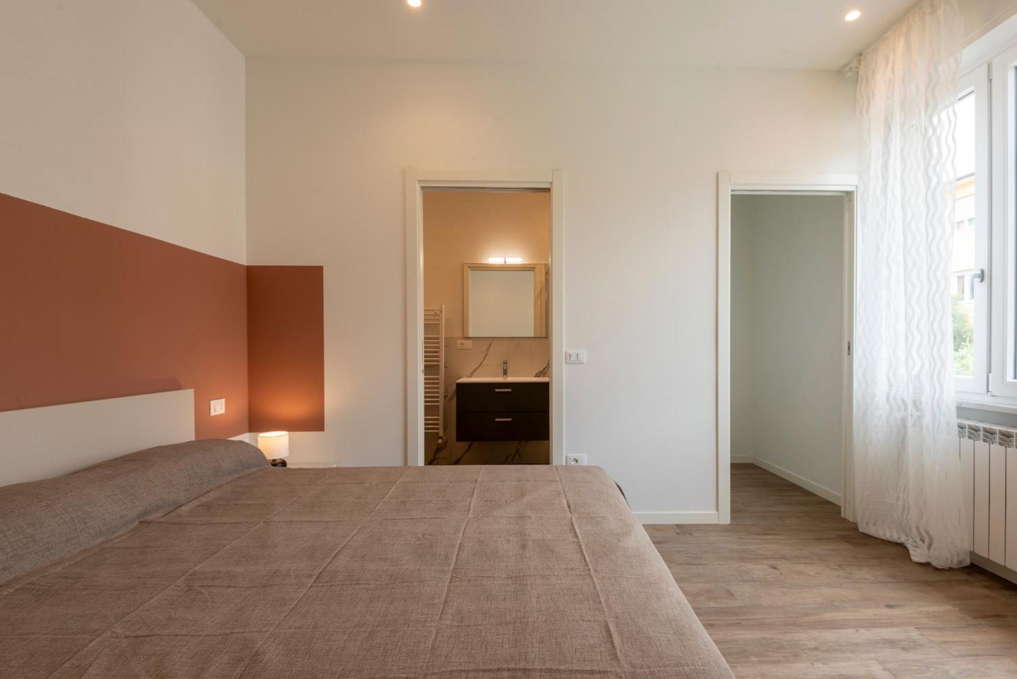 Iarsera Rooms And Apartment Lucca Bagian luar foto