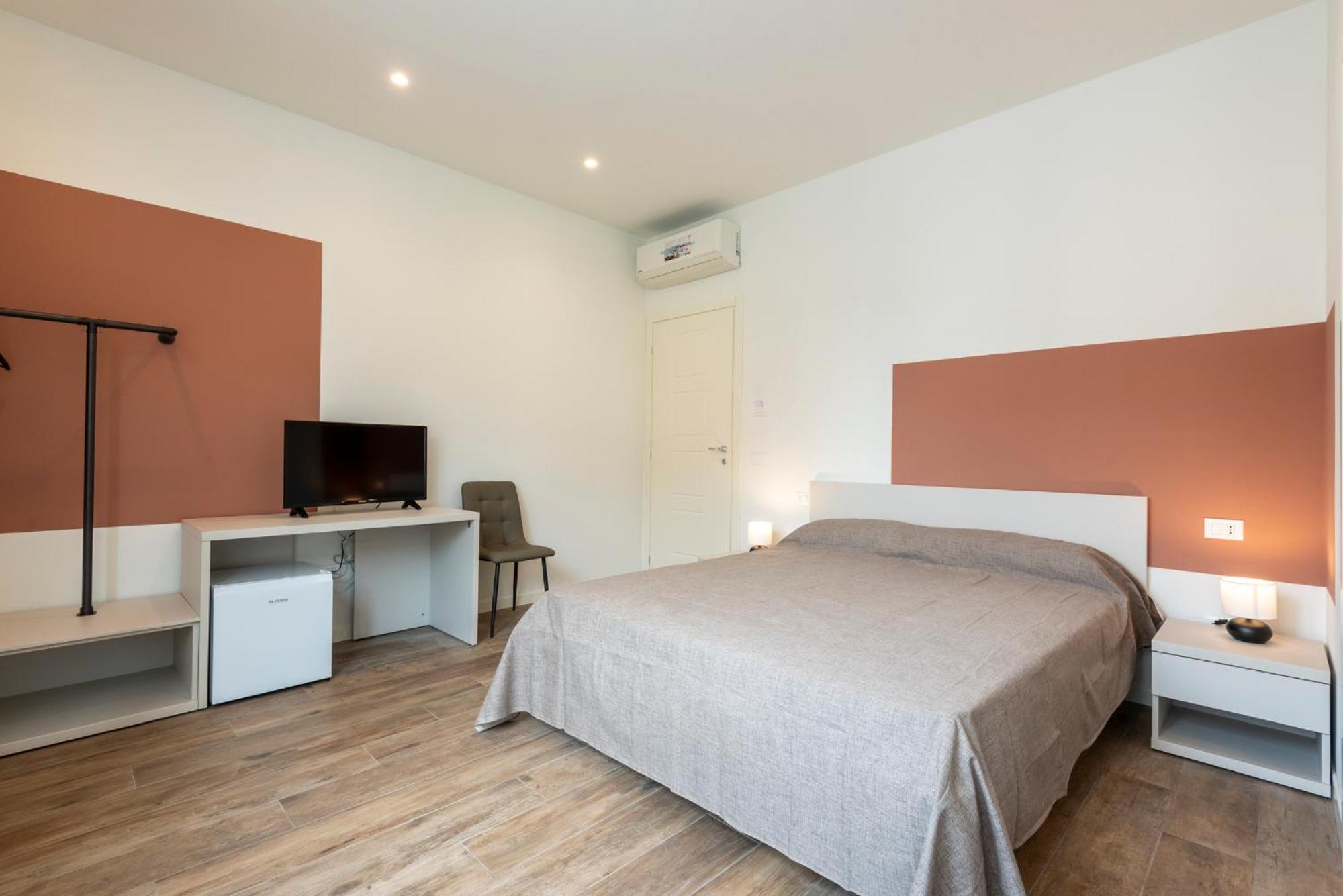 Iarsera Rooms And Apartment Lucca Bagian luar foto