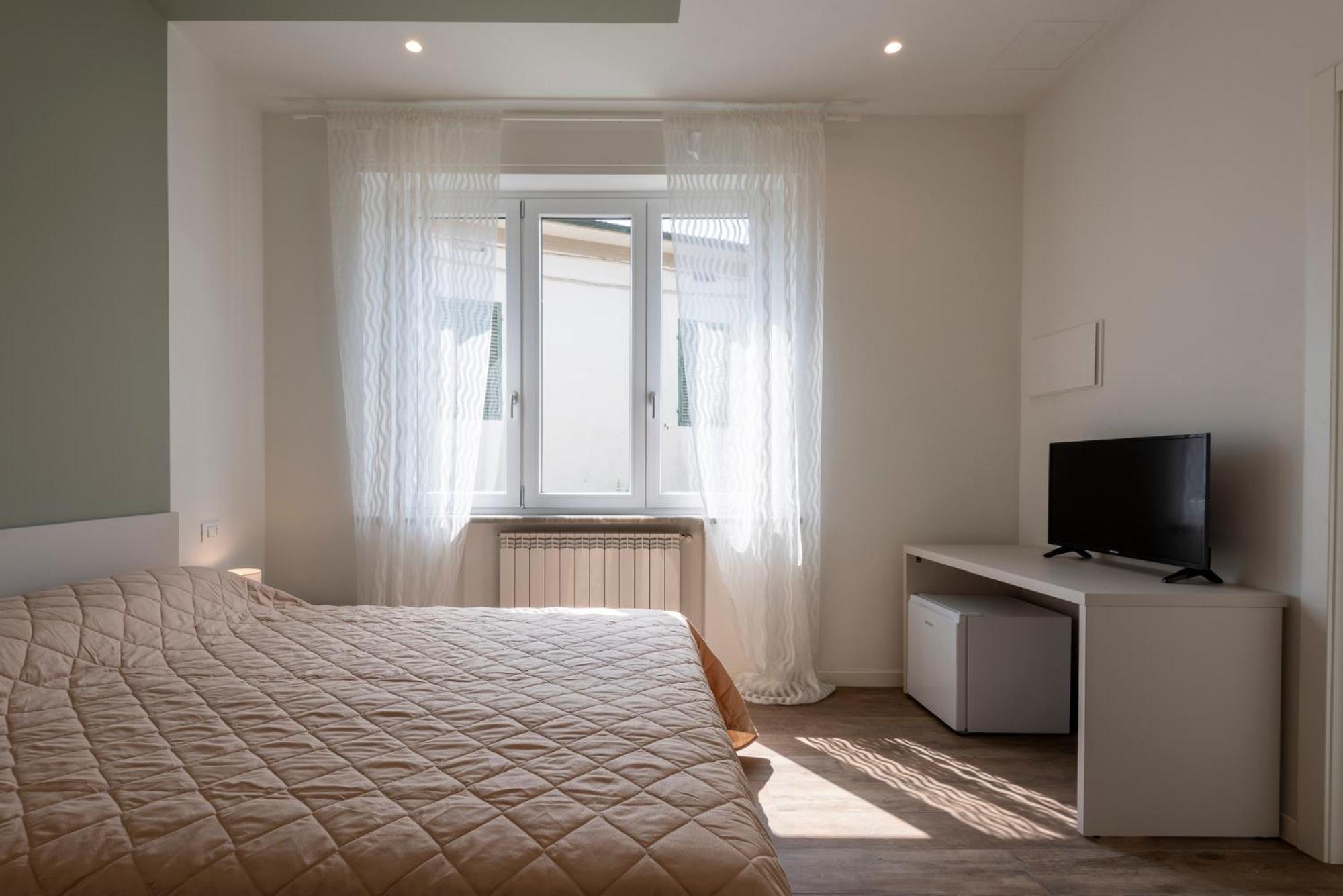 Iarsera Rooms And Apartment Lucca Bagian luar foto