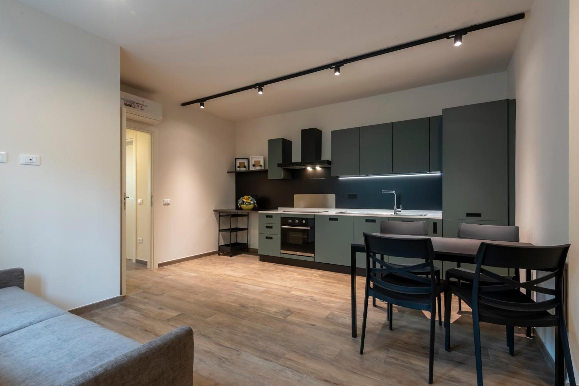 Iarsera Rooms And Apartment Lucca Bagian luar foto