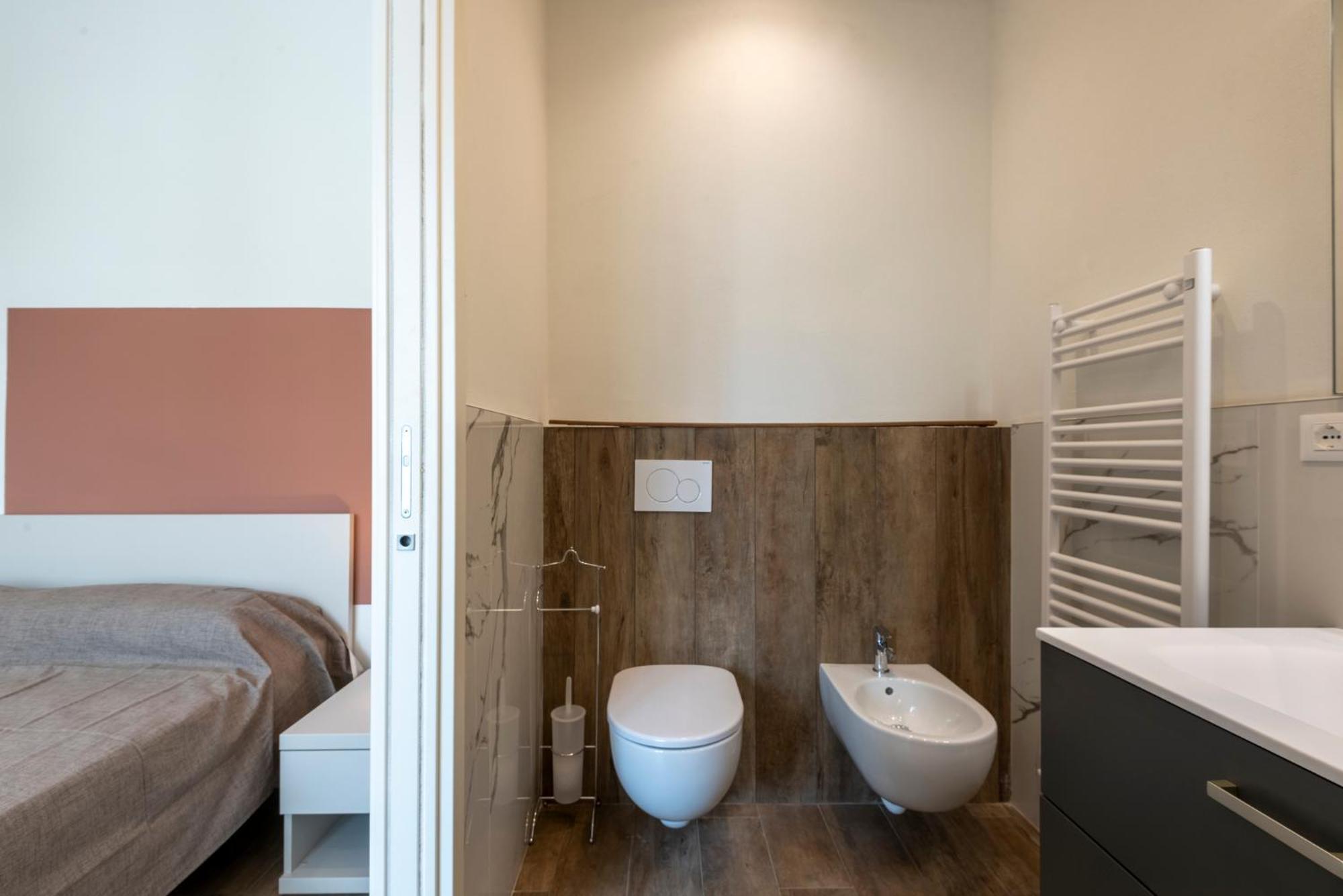 Iarsera Rooms And Apartment Lucca Bagian luar foto