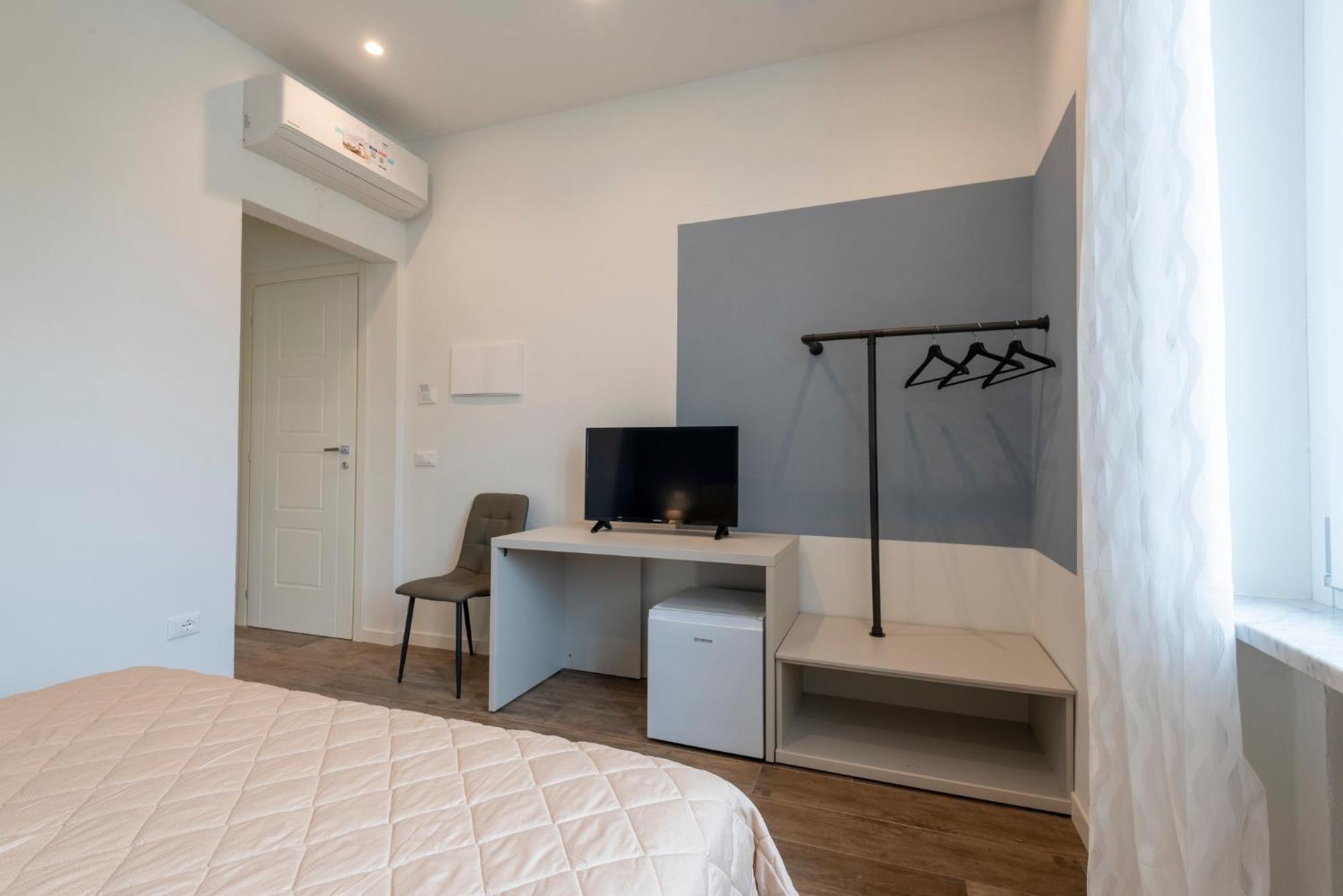 Iarsera Rooms And Apartment Lucca Bagian luar foto